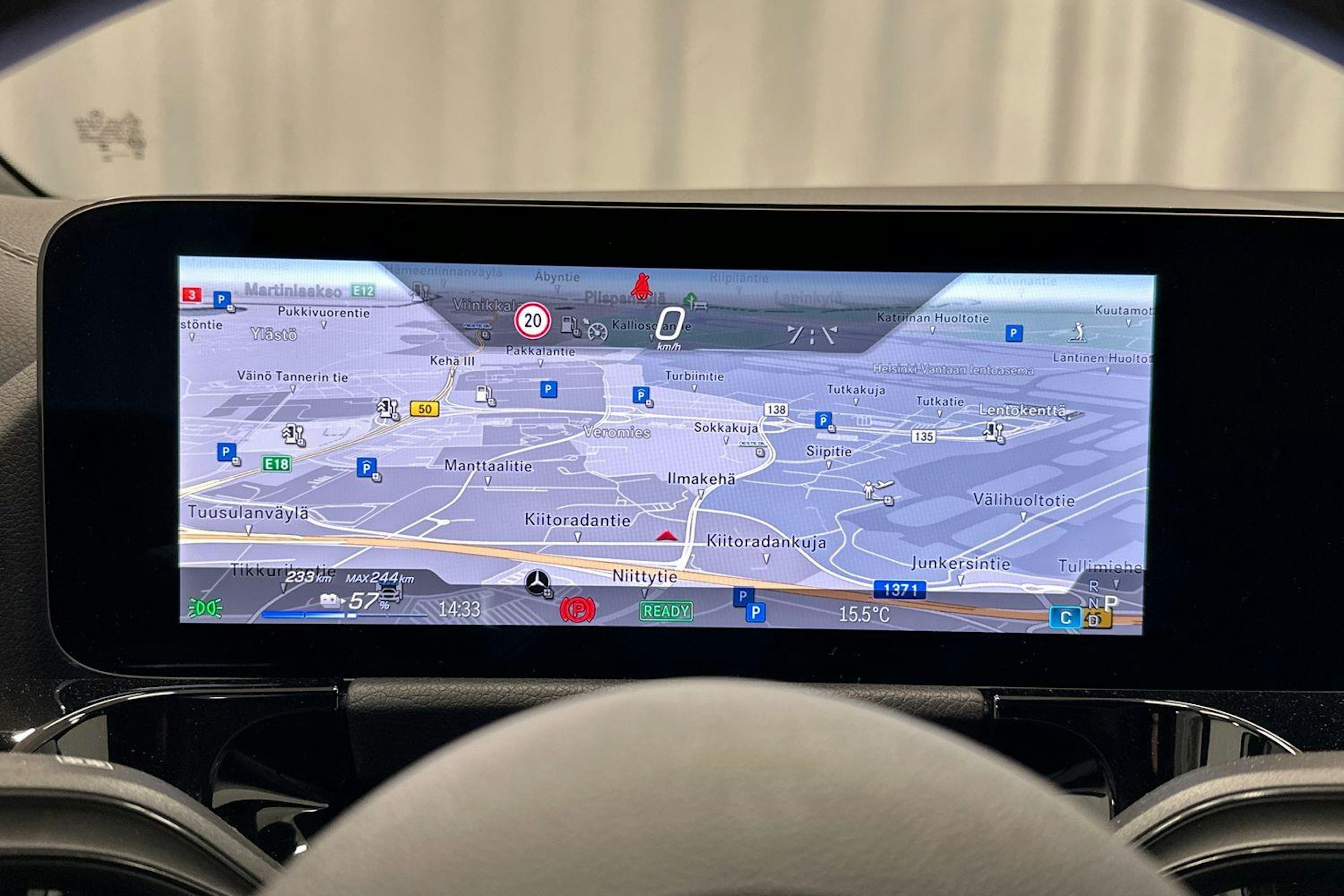 musta Mercedes-Benz EQA 2024 kuva 18.