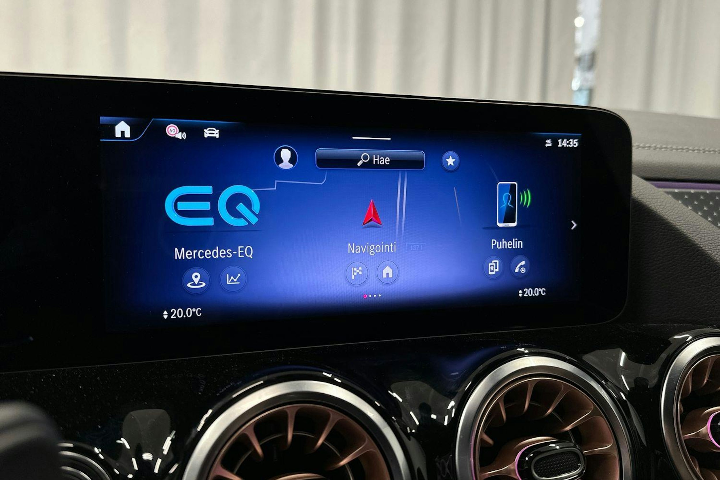 musta Mercedes-Benz EQA 2024 kuva 22.