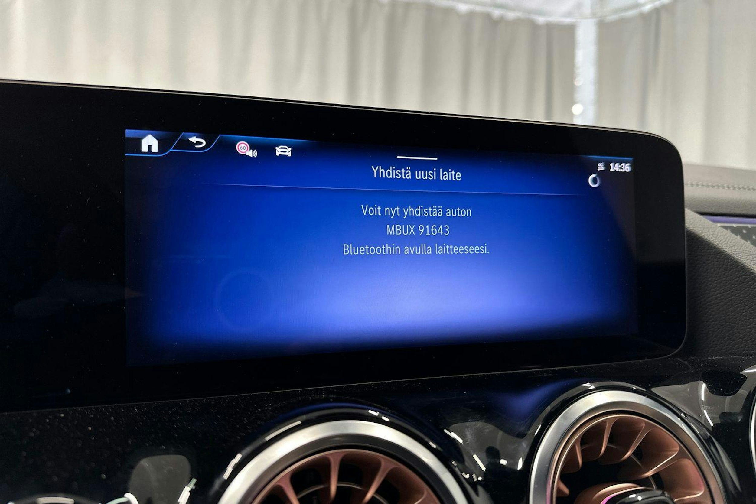 musta Mercedes-Benz EQA 2024 kuva 24.