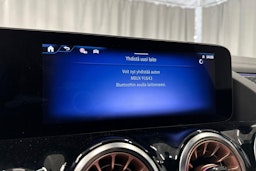 musta Mercedes-Benz EQA 2024 kuva 24.