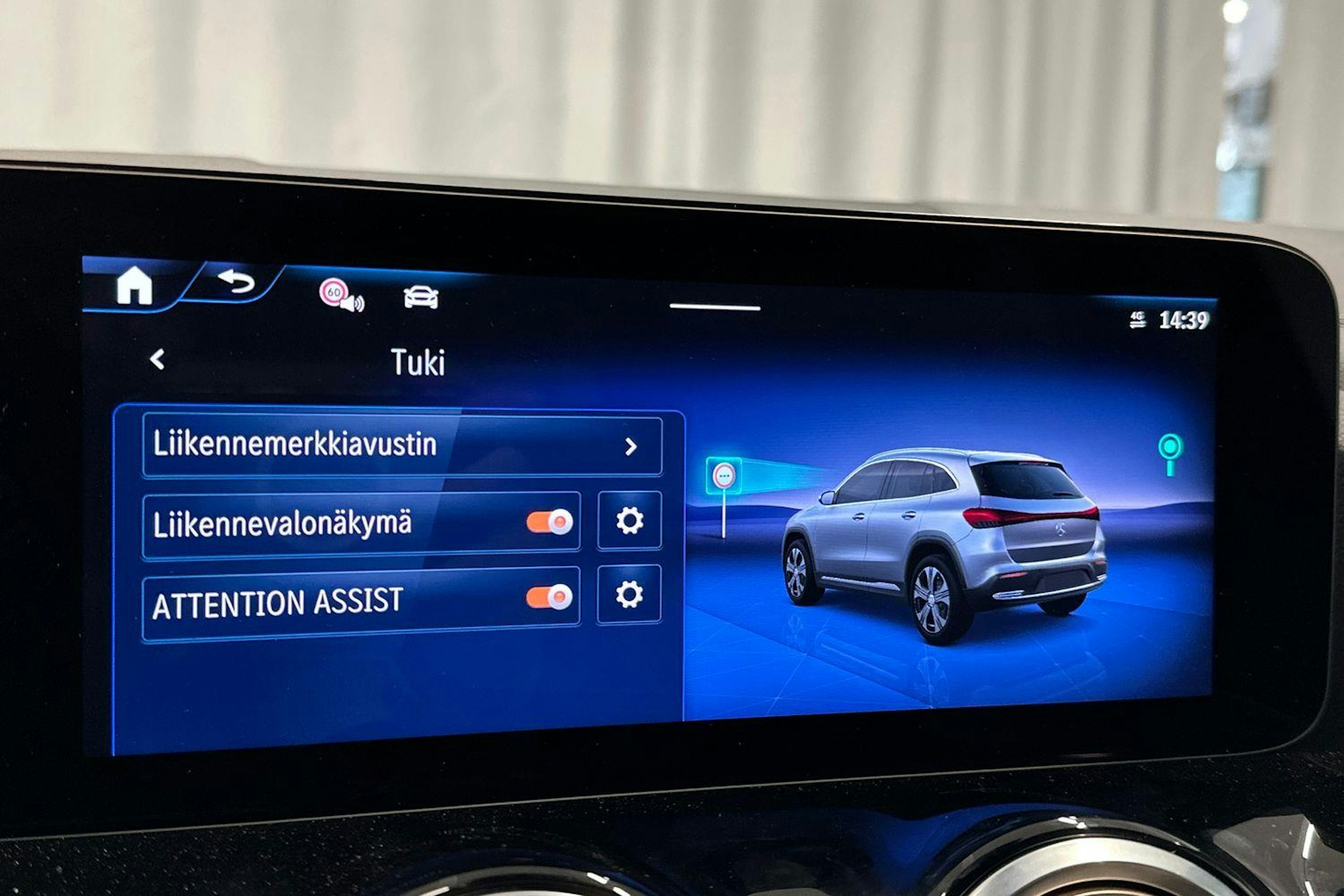 musta Mercedes-Benz EQA 2024 kuva 29.