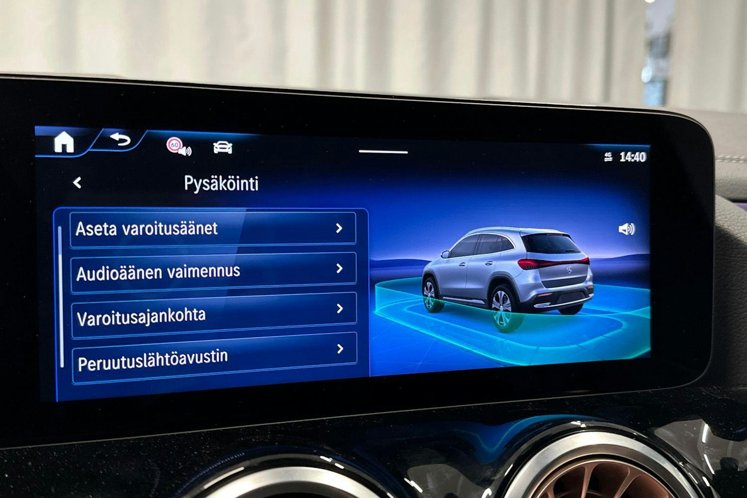 musta Mercedes-Benz EQA 2024 kuva 30.
