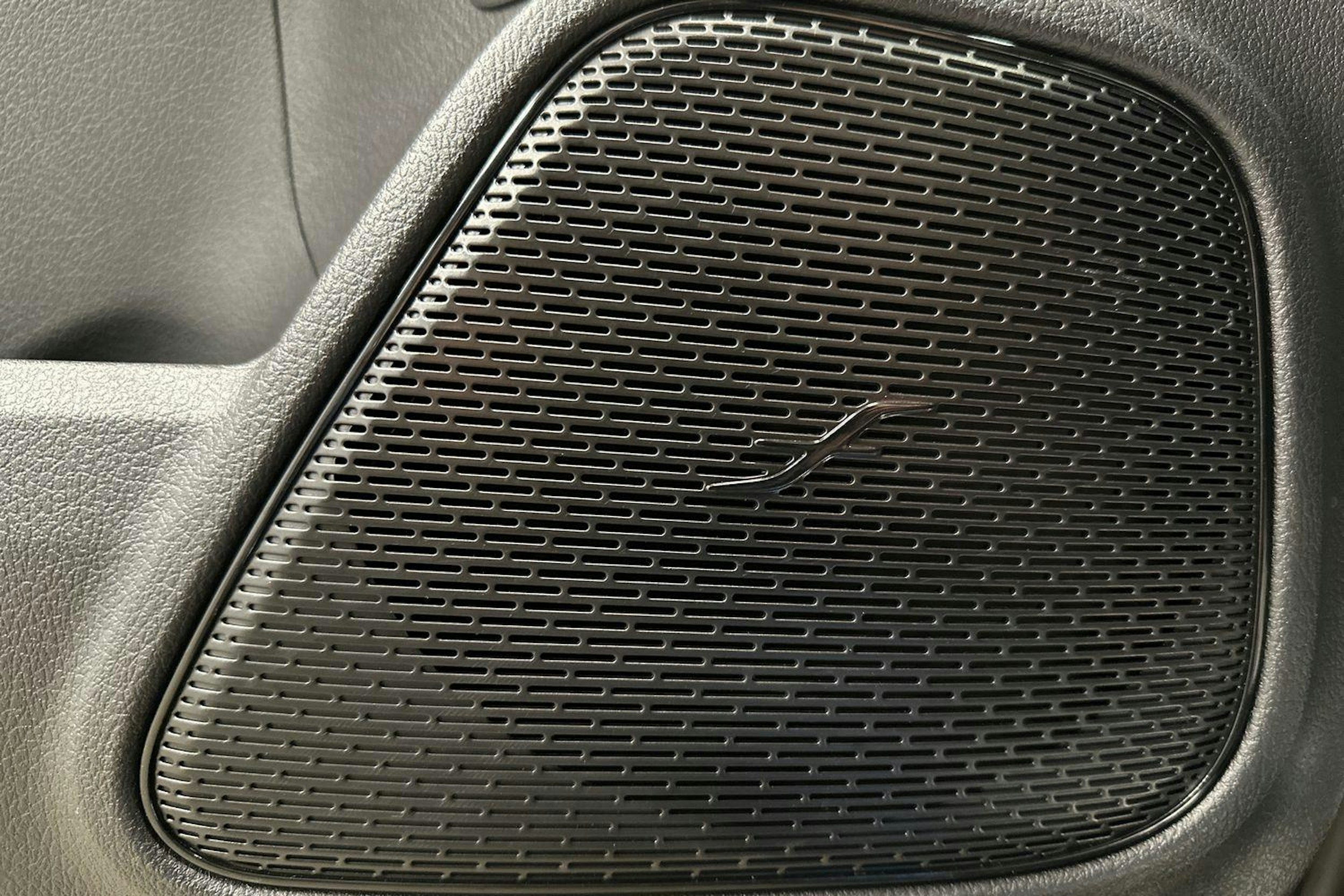 musta Mercedes-Benz EQA 2024 kuva 34.