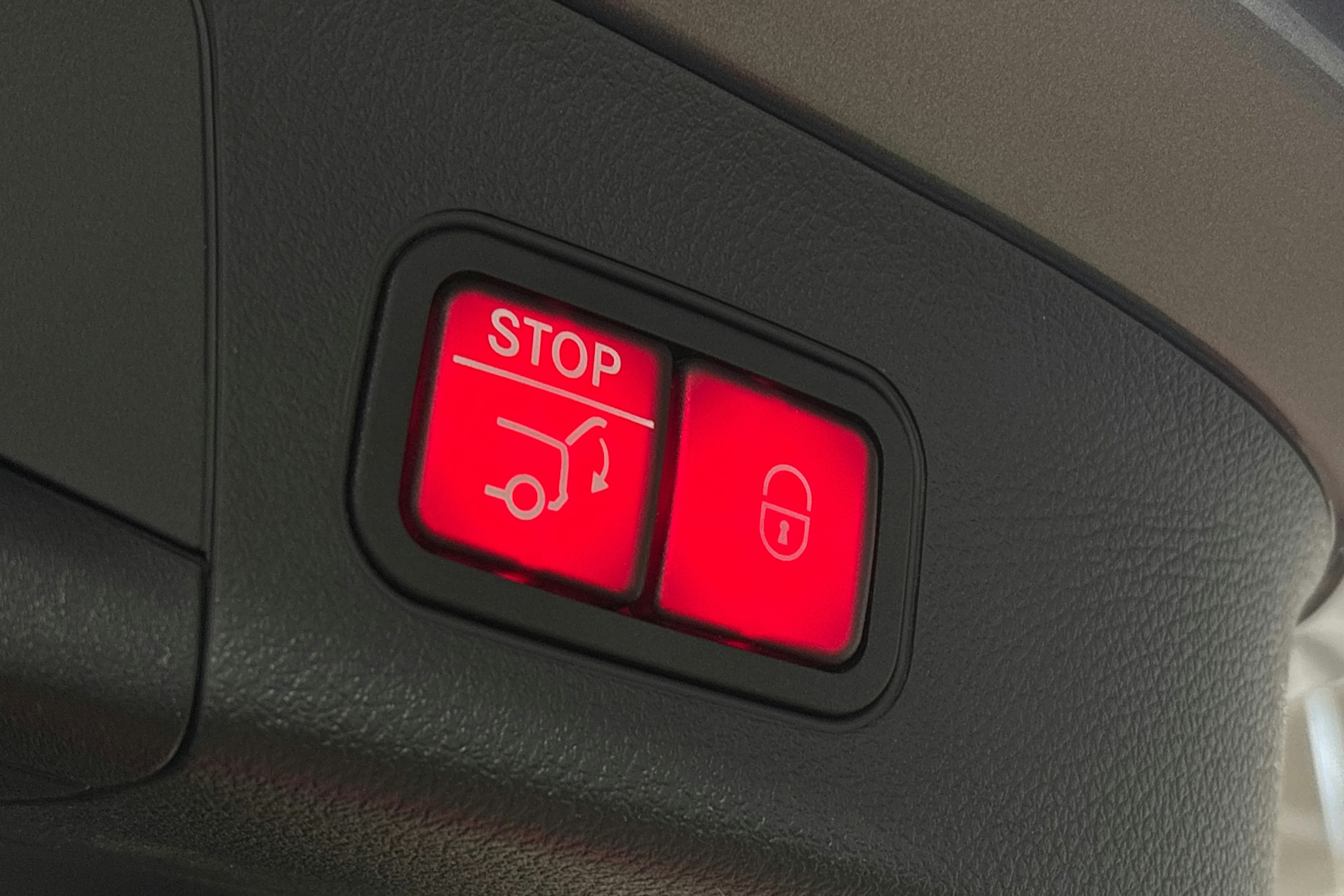 harmaa Mercedes-Benz EQA 2024 kuva 14.