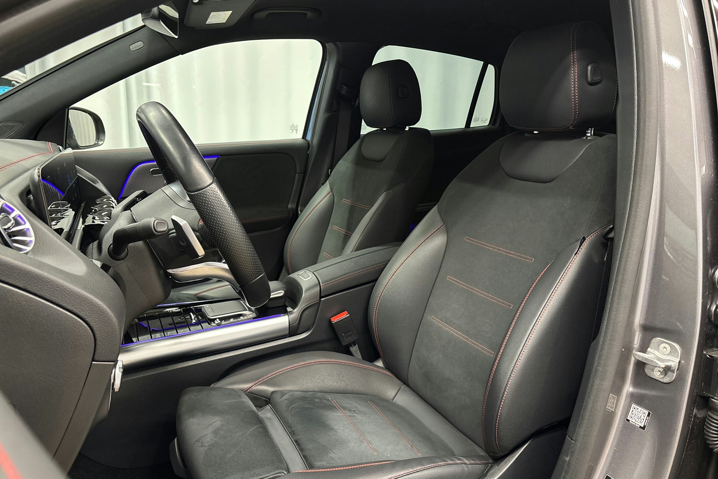 harmaa Mercedes-Benz EQA 2024 kuva 17.