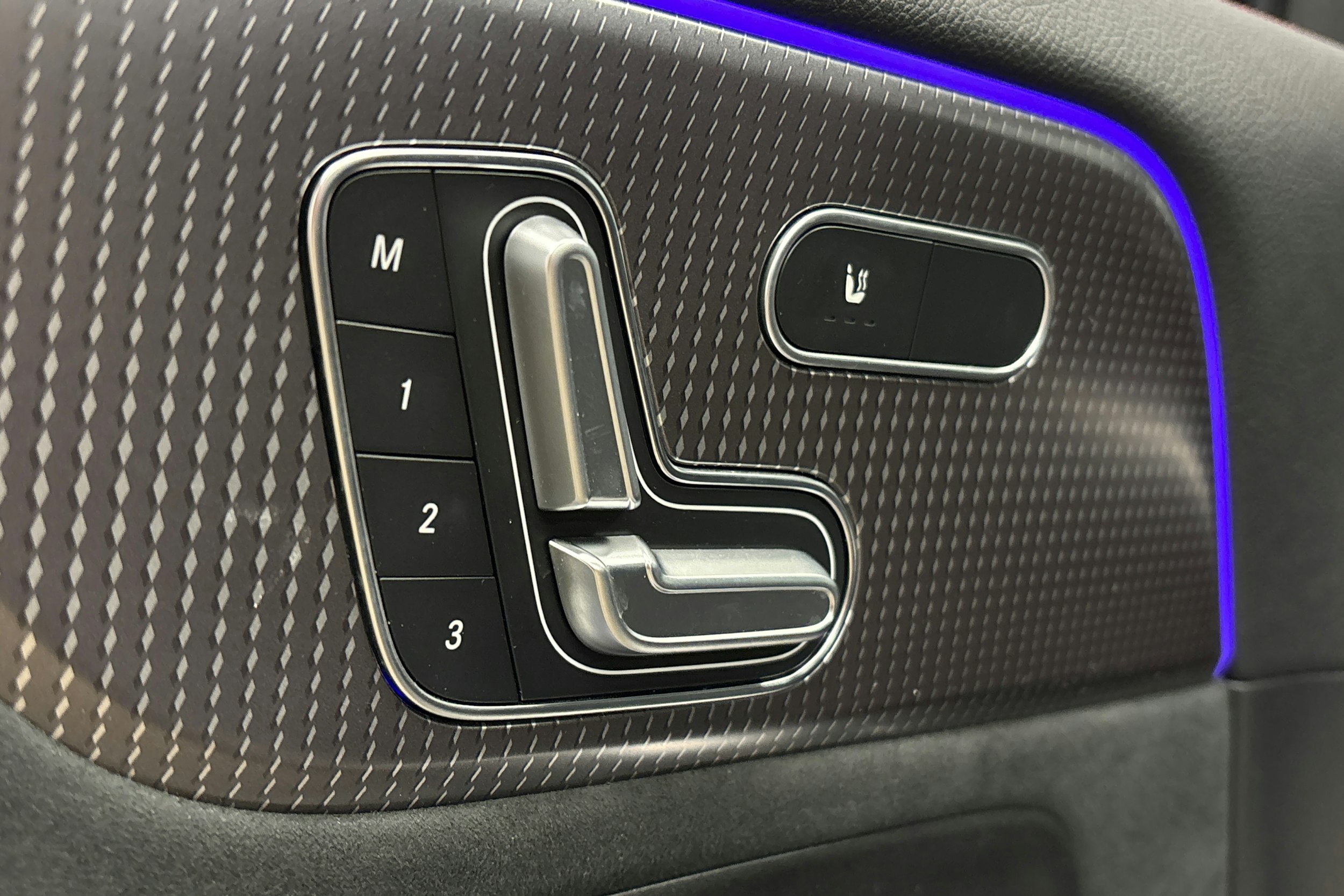 harmaa Mercedes-Benz EQA 2024 kuva 18.