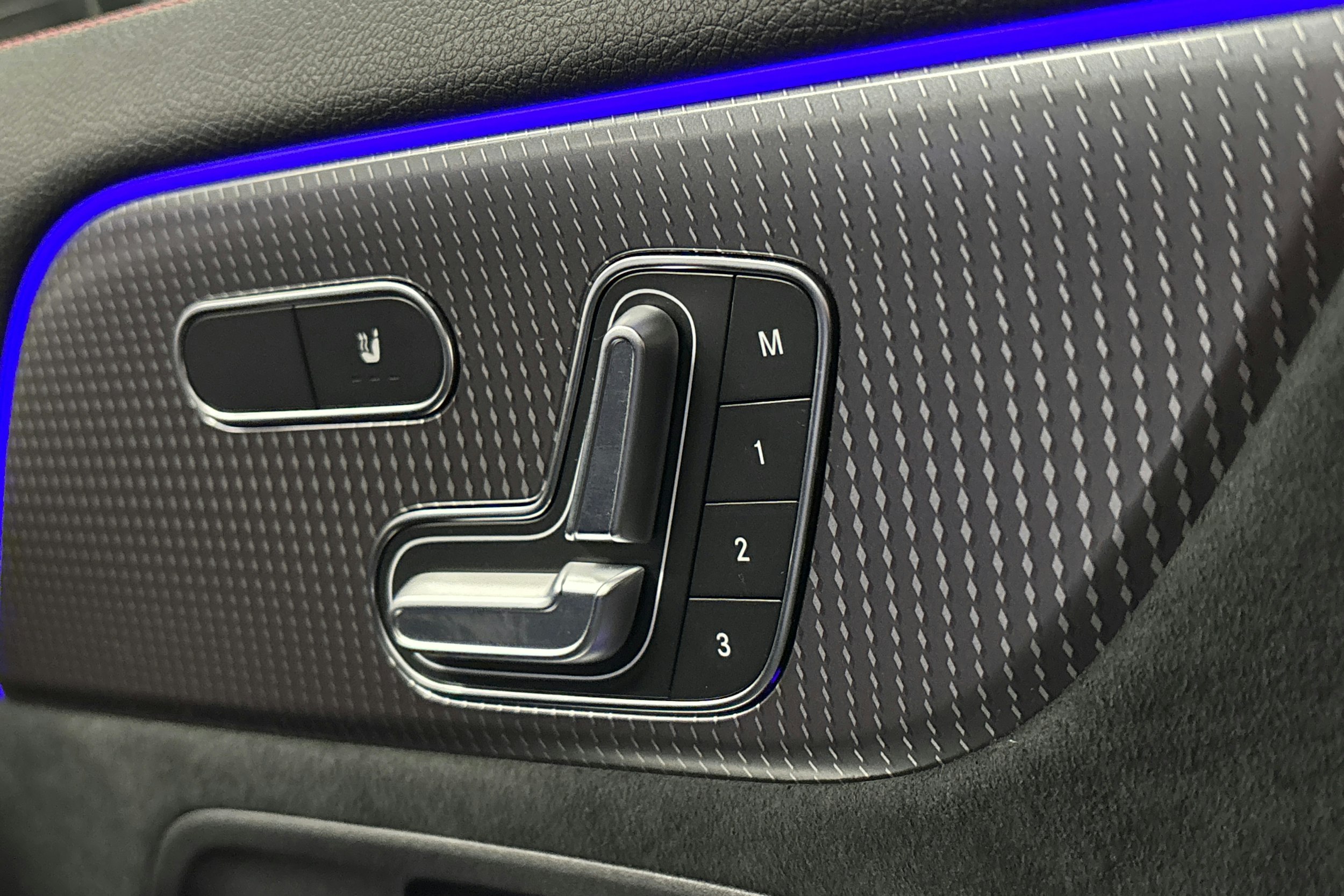 harmaa Mercedes-Benz EQA 2024 kuva 19.