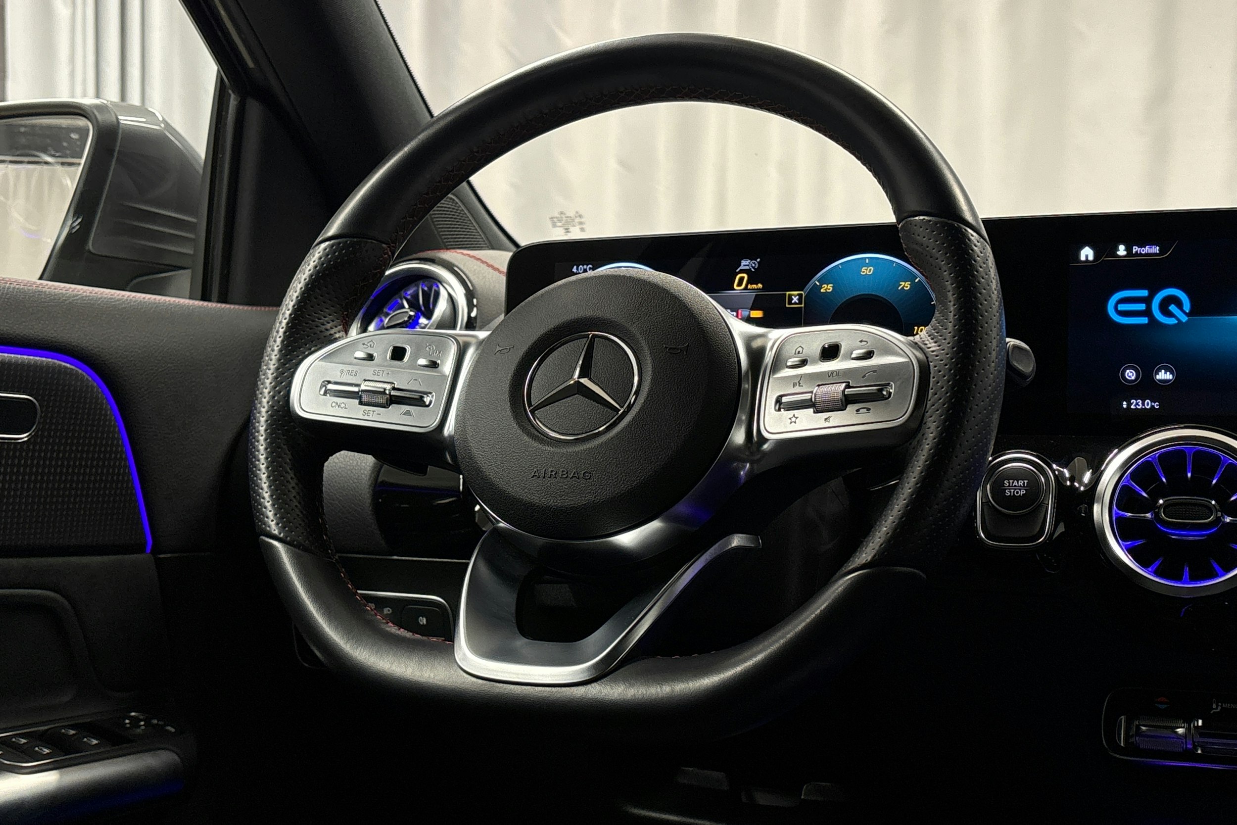 harmaa Mercedes-Benz EQA 2024 kuva 20.