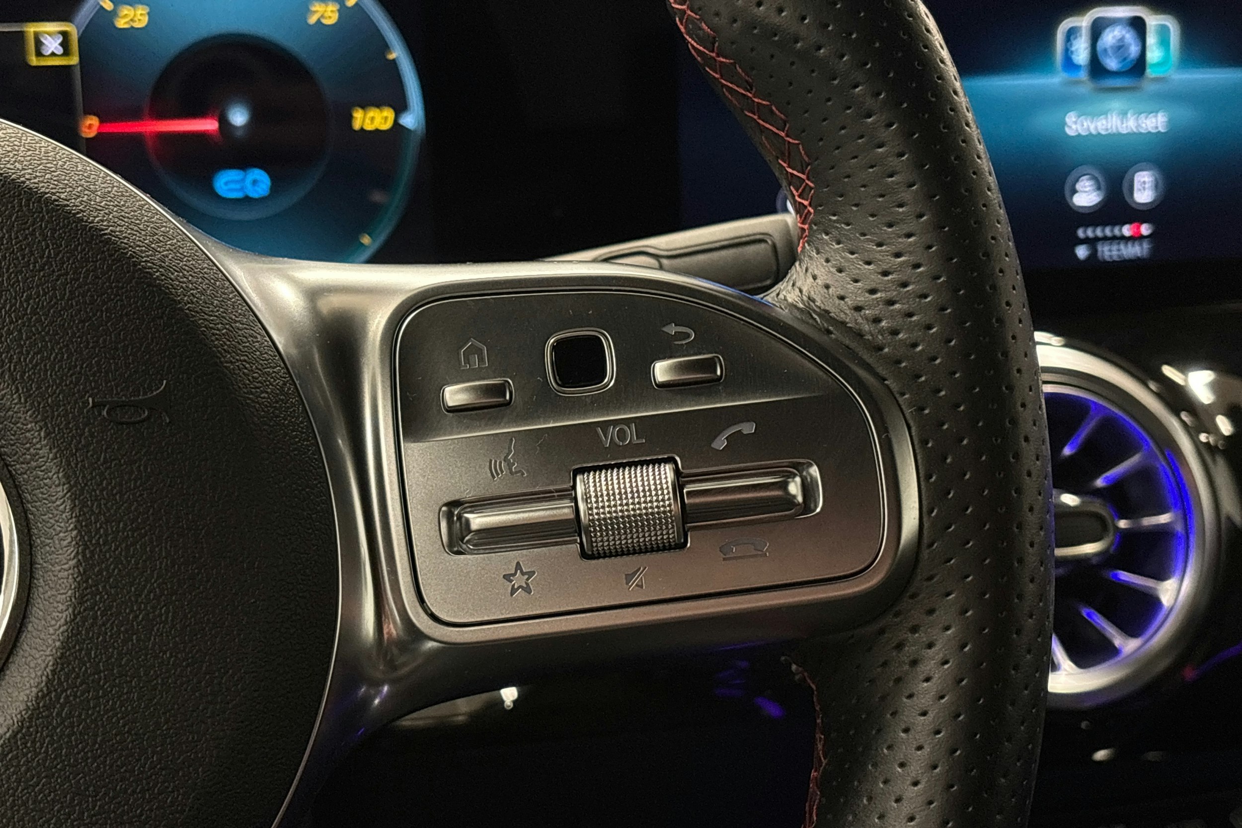 harmaa Mercedes-Benz EQA 2024 kuva 22.