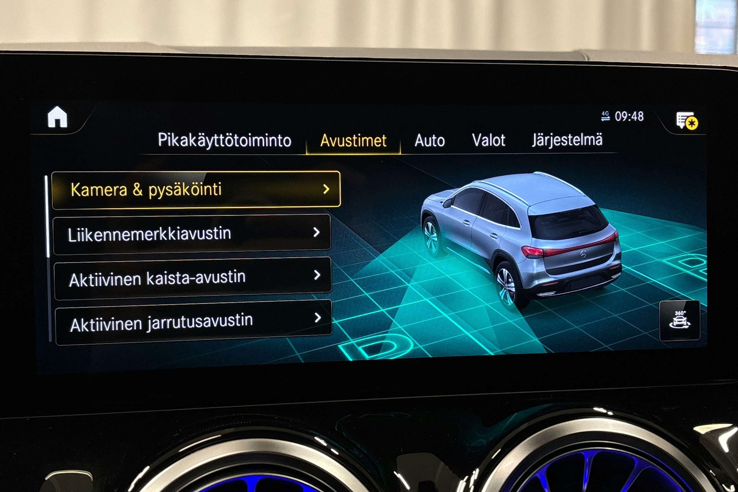 harmaa Mercedes-Benz EQA 2024 kuva 30.