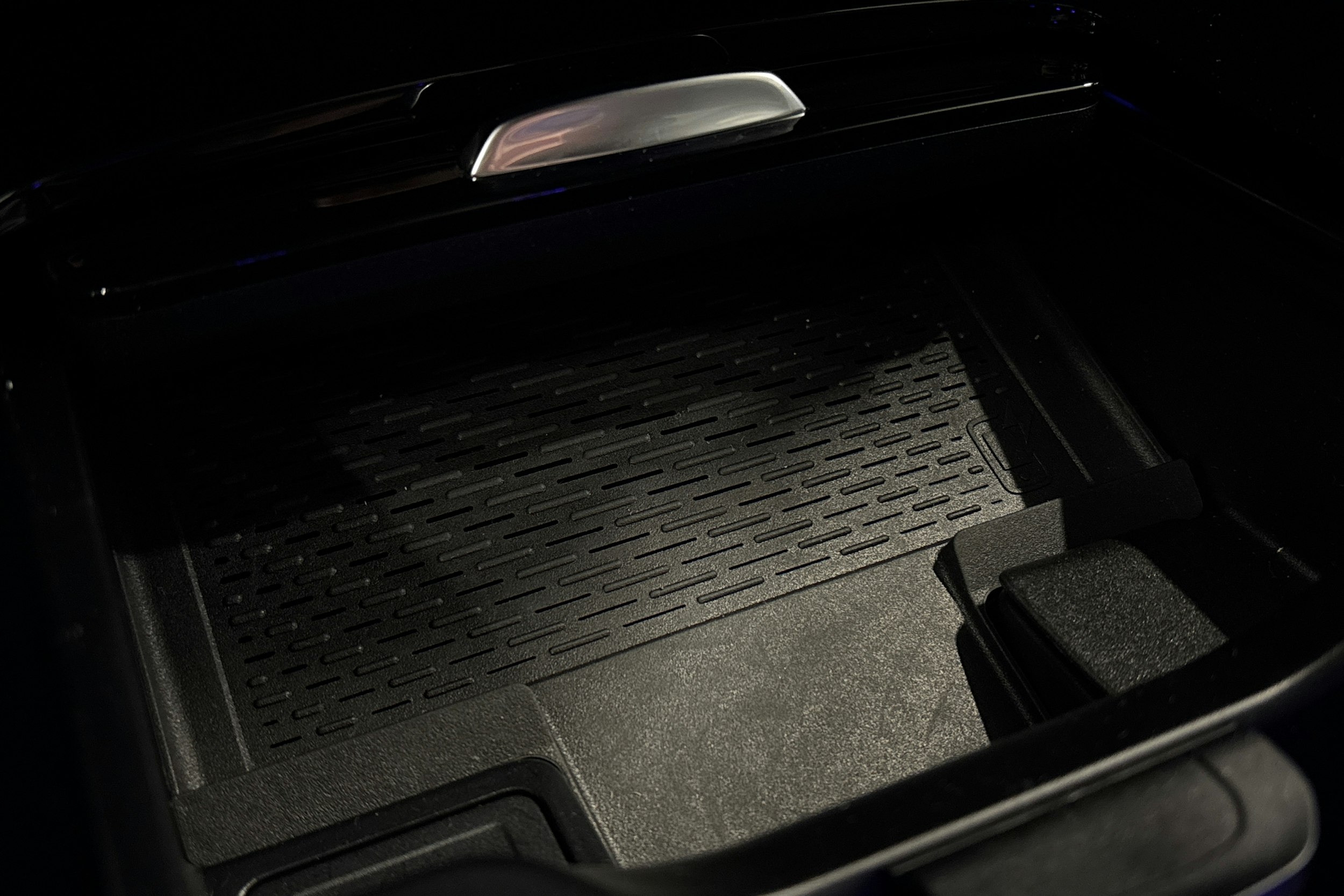 harmaa Mercedes-Benz EQA 2024 kuva 36.