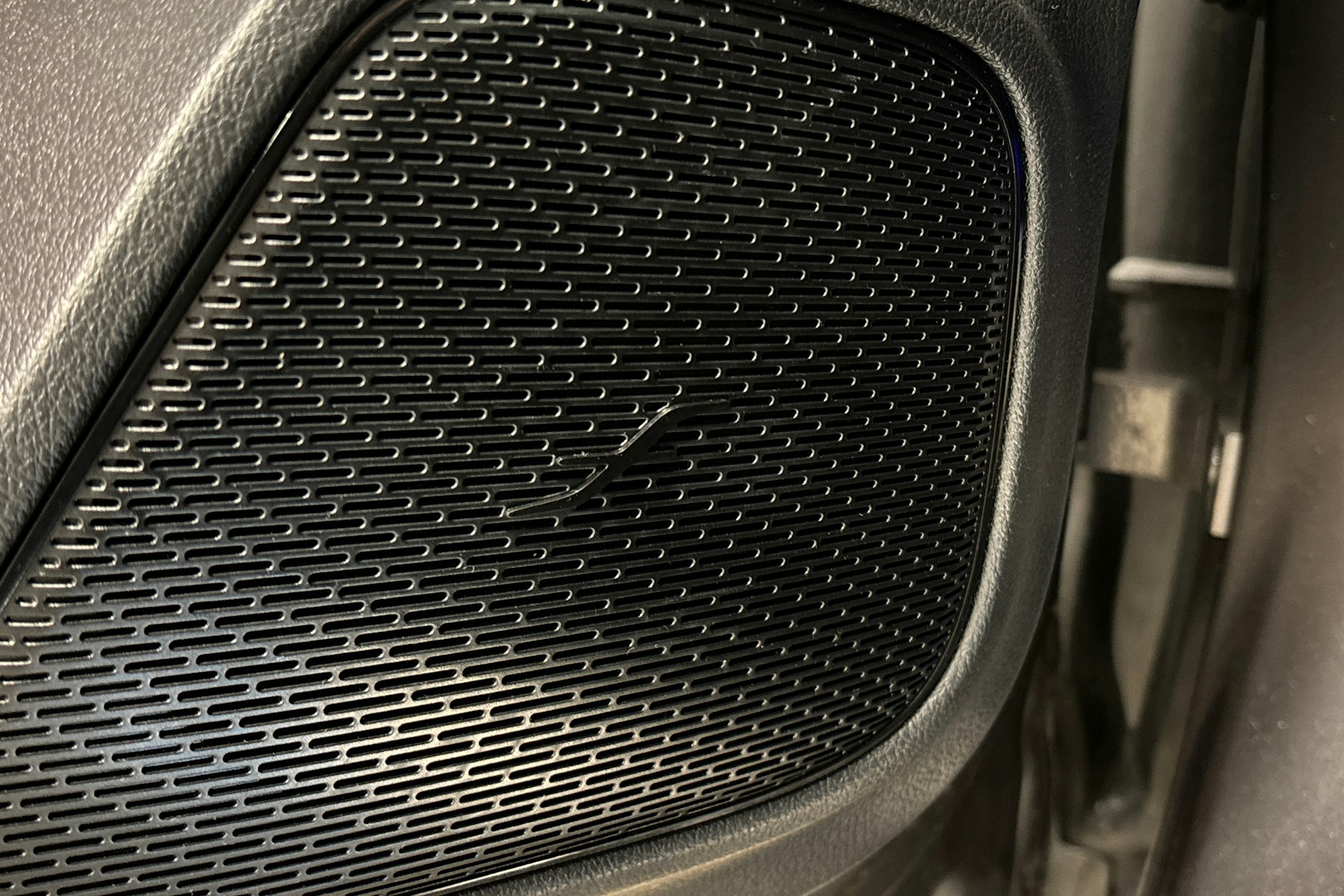 harmaa Mercedes-Benz EQA 2024 kuva 37.