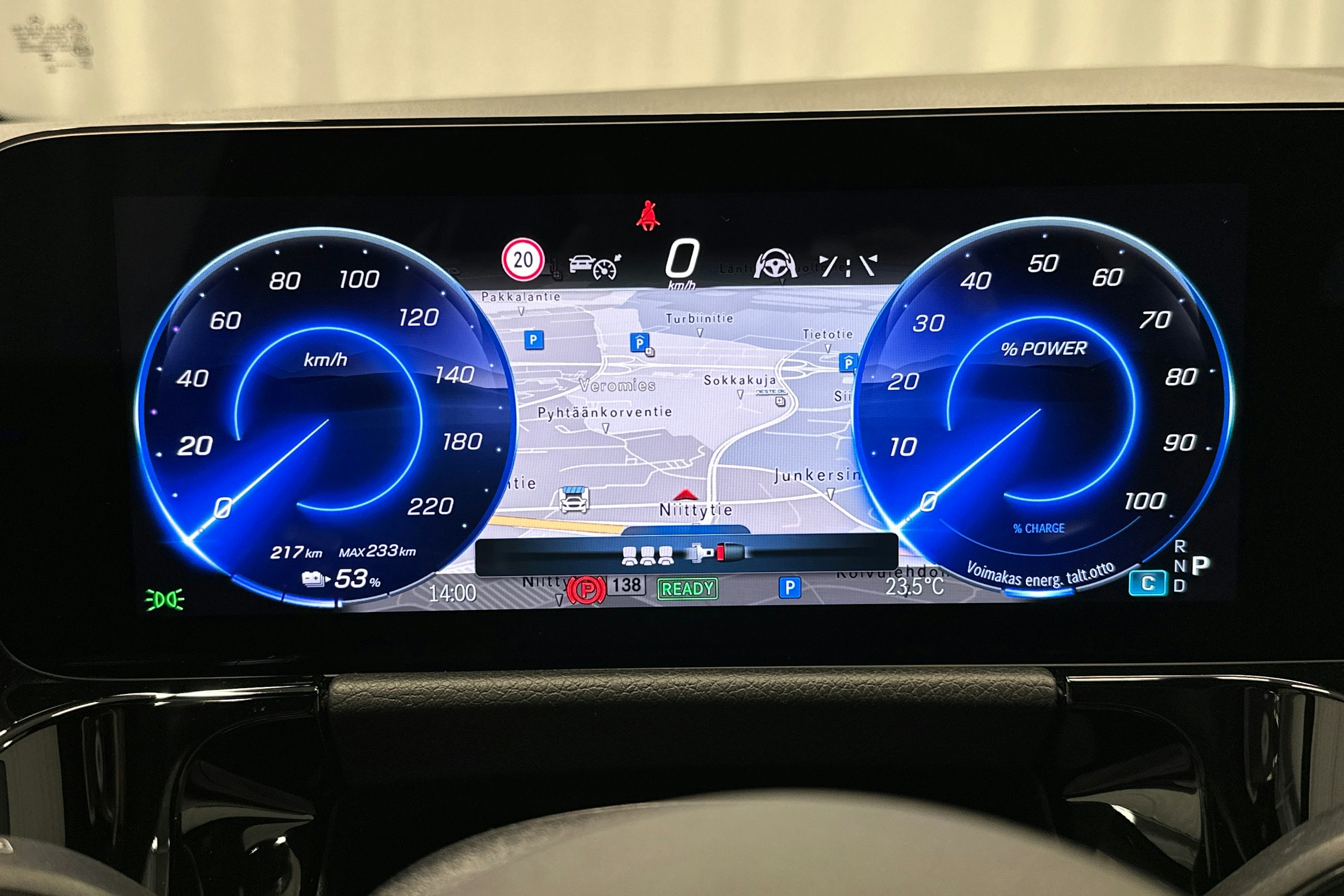 harmaa Mercedes-Benz EQA 2024 kuva 20.