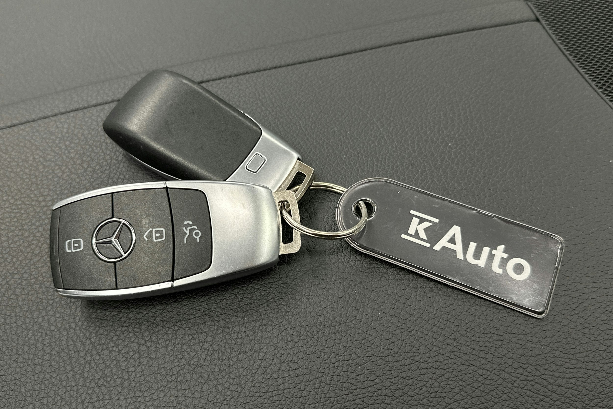 harmaa Mercedes-Benz EQA 2024 kuva 32.