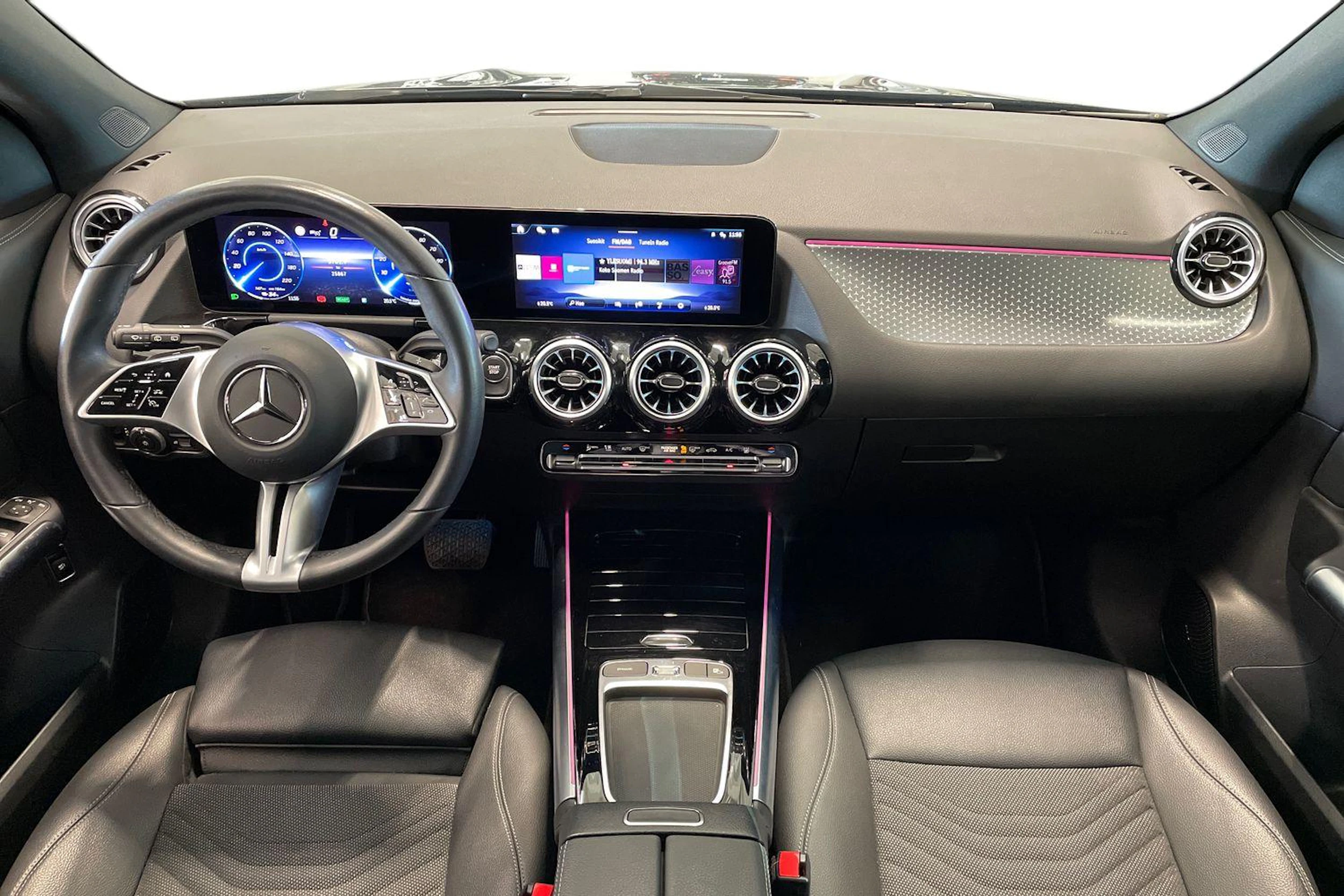 musta Mercedes-Benz EQA 2025 kuva 9.