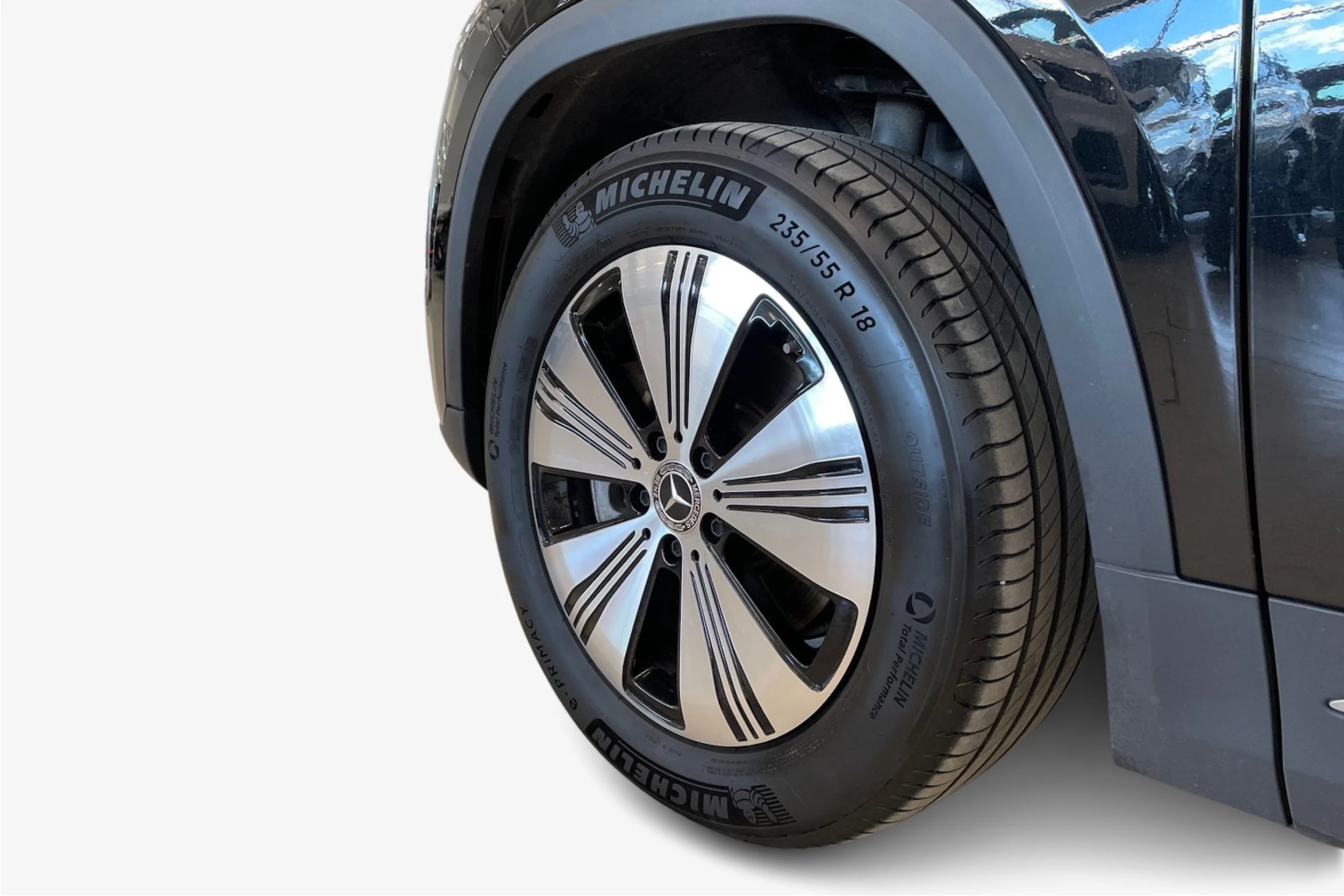 musta Mercedes-Benz EQA 2025 kuva 12.