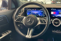 musta Mercedes-Benz EQA 2025 kuva 17.