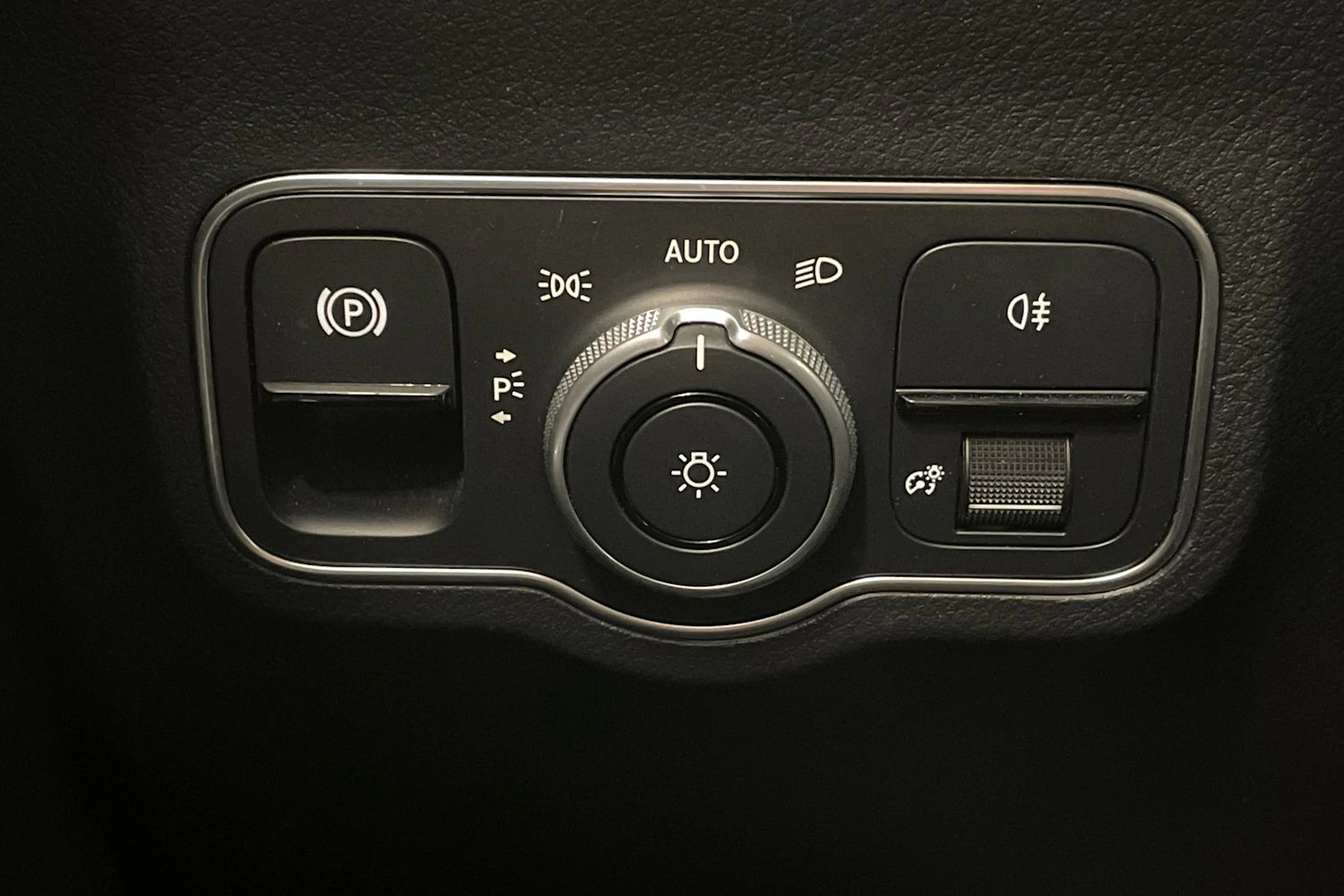 musta Mercedes-Benz EQA 2025 kuva 22.