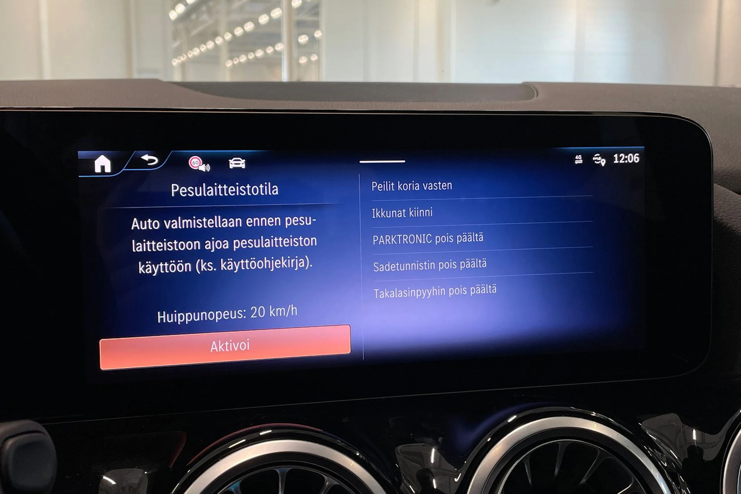 musta Mercedes-Benz EQA 2025 kuva 29.