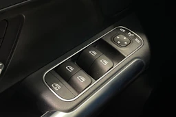 musta Mercedes-Benz EQA 2025 kuva 34.