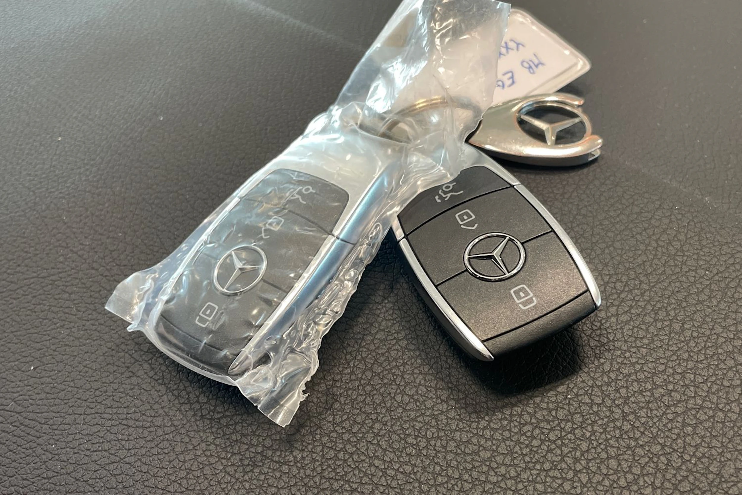 musta Mercedes-Benz EQA 2025 kuva 39.