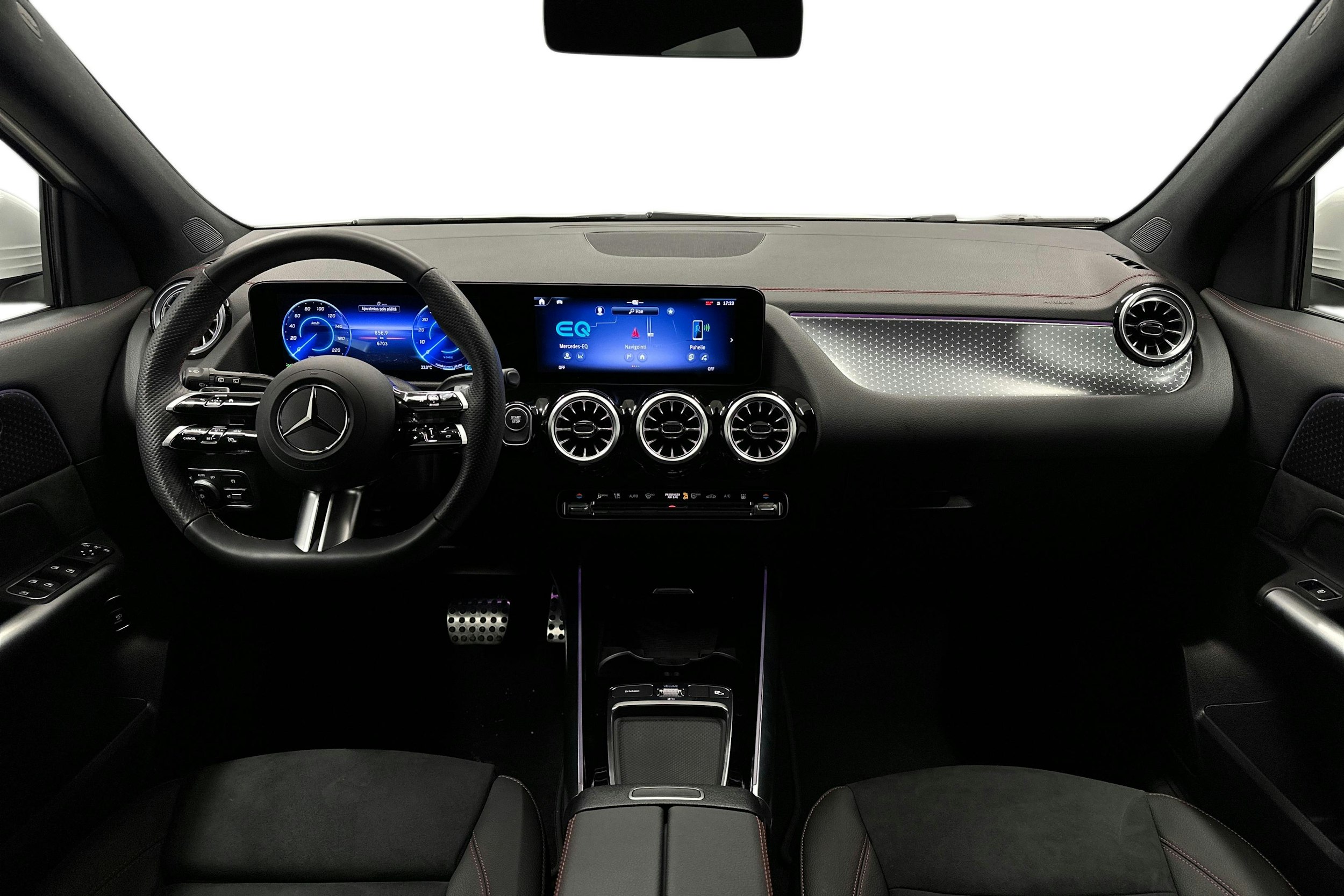 valkoinen Mercedes-Benz EQA 2025 kuva 9.
