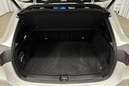 valkoinen Mercedes-Benz EQA 2025 kuva 14.