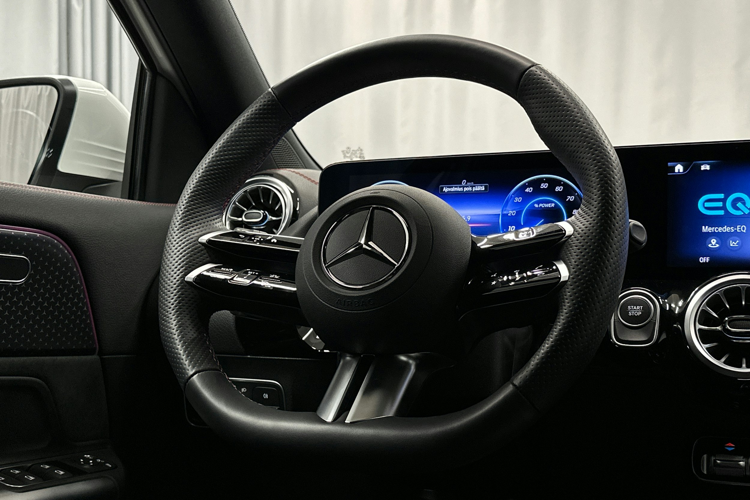 valkoinen Mercedes-Benz EQA 2025 kuva 17.