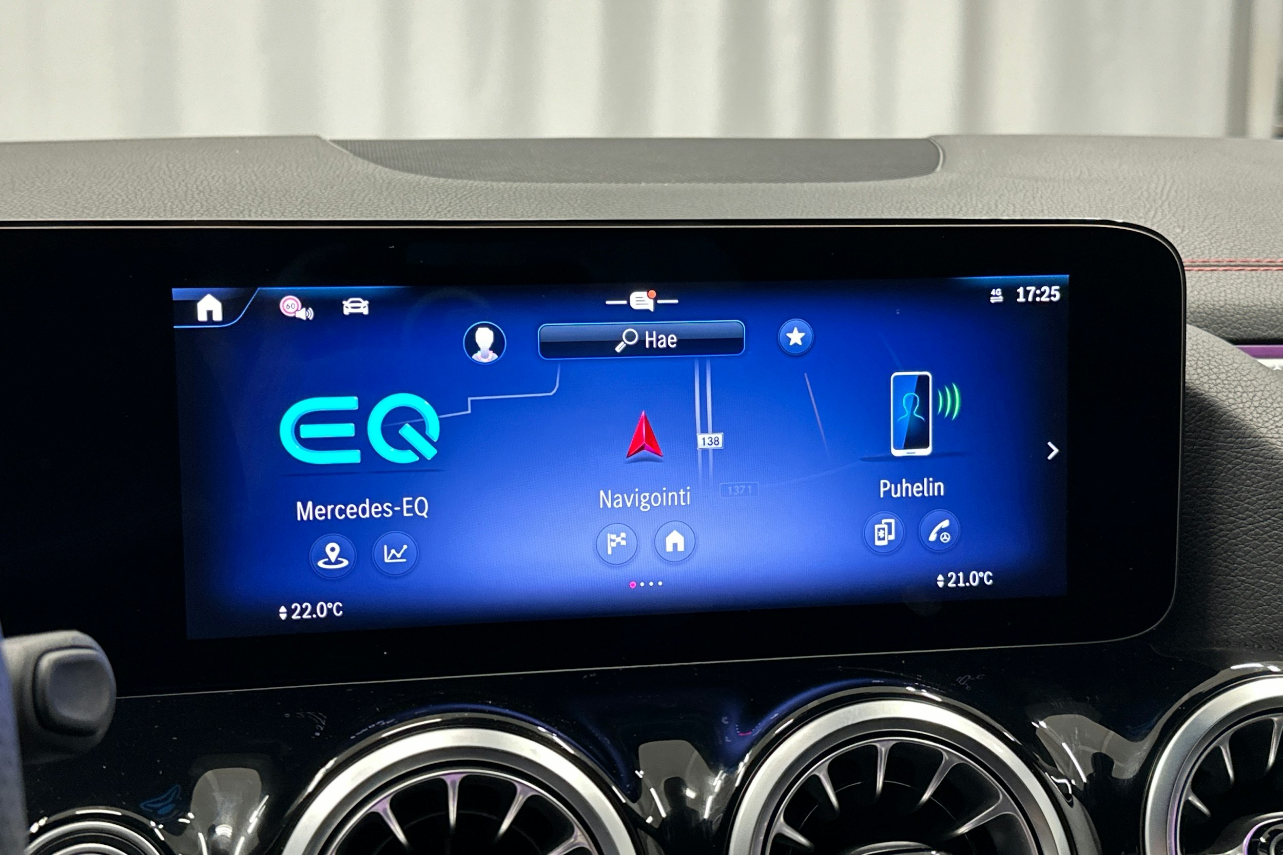 valkoinen Mercedes-Benz EQA 2025 kuva 22.
