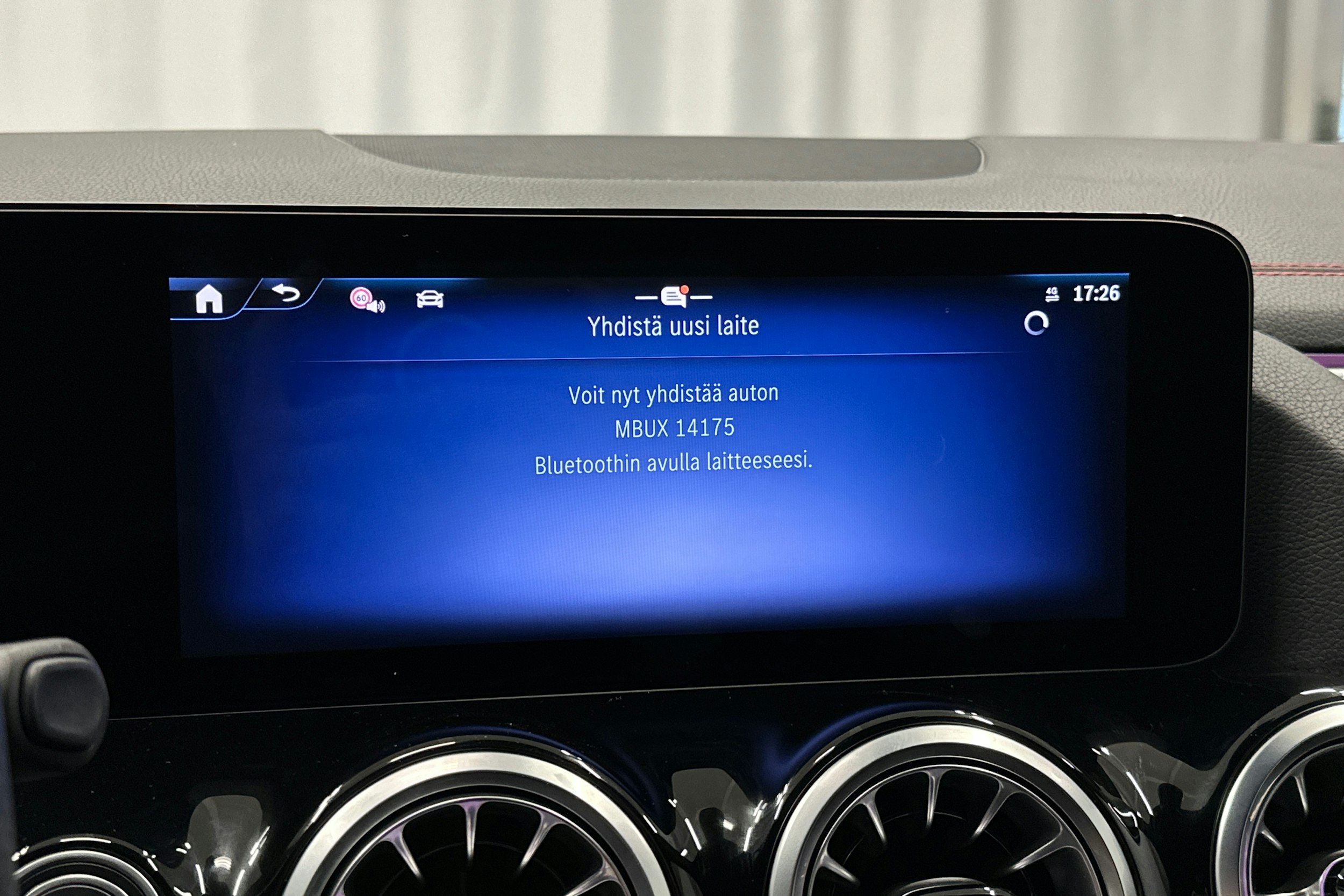 valkoinen Mercedes-Benz EQA 2025 kuva 24.