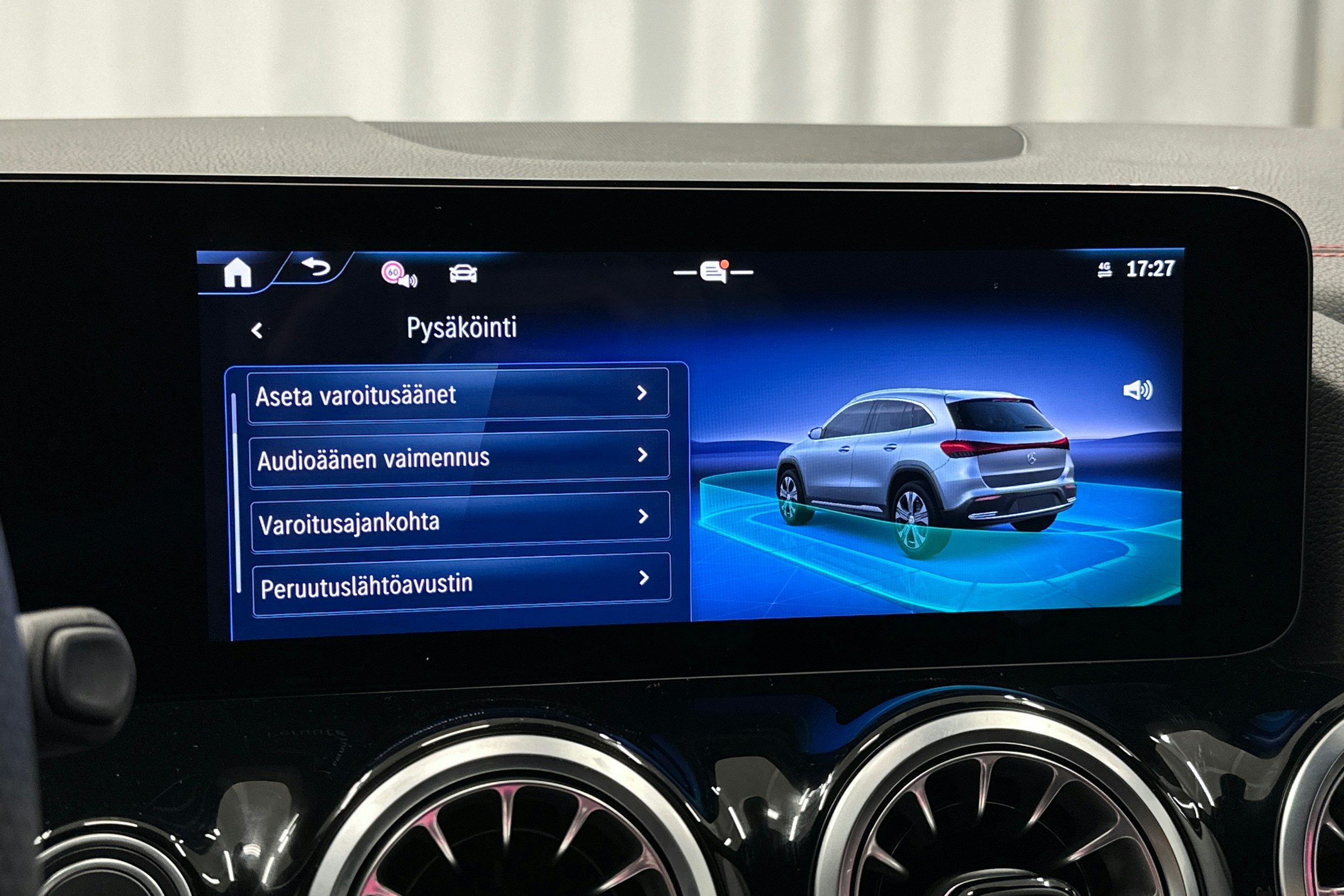 valkoinen Mercedes-Benz EQA 2025 kuva 29.