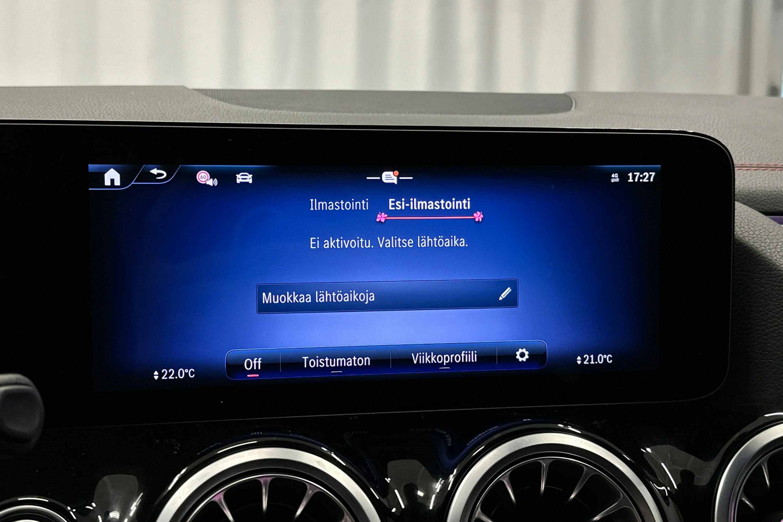 valkoinen Mercedes-Benz EQA 2025 kuva 30.