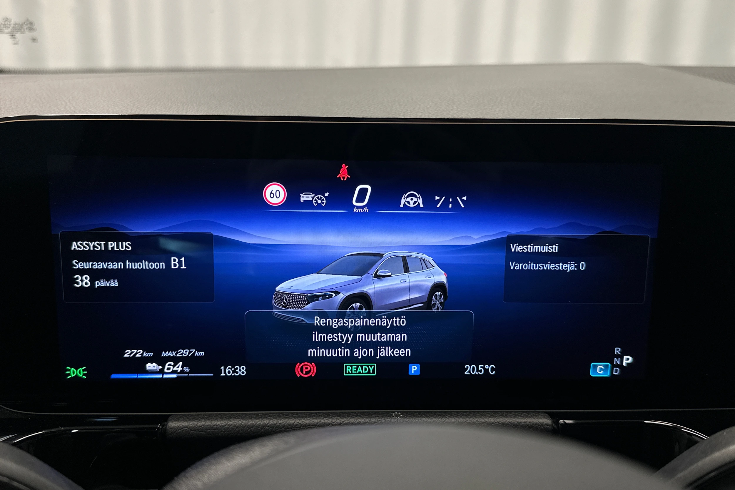 musta Mercedes-Benz EQA 2025 kuva 13.