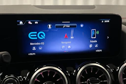 musta Mercedes-Benz EQA 2025 kuva 16.