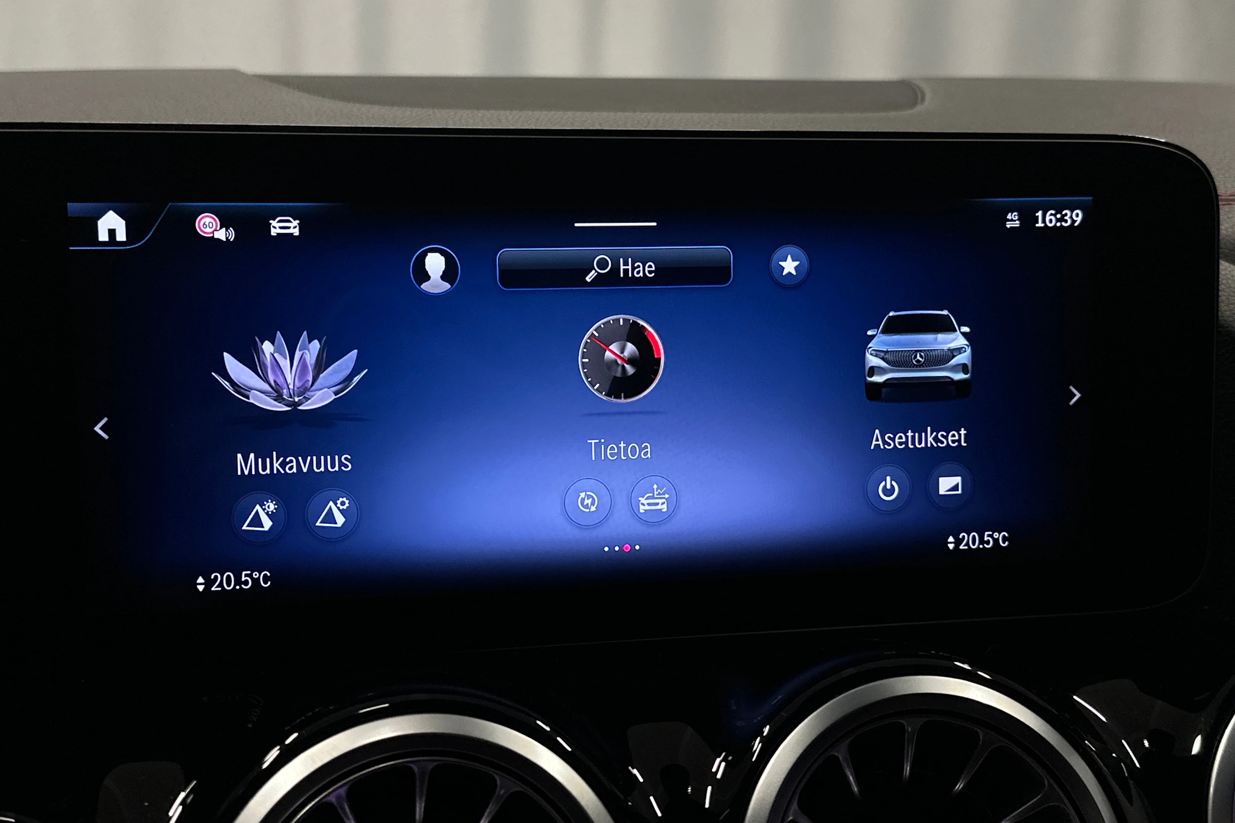 musta Mercedes-Benz EQA 2025 kuva 18.