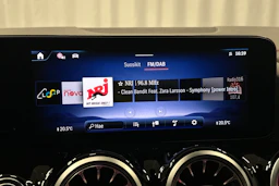 musta Mercedes-Benz EQA 2025 kuva 22.