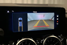 musta Mercedes-Benz EQA 2025 kuva 32.