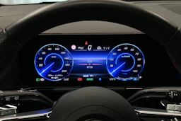 valkoinen Mercedes-Benz EQA 2025 kuva 17.