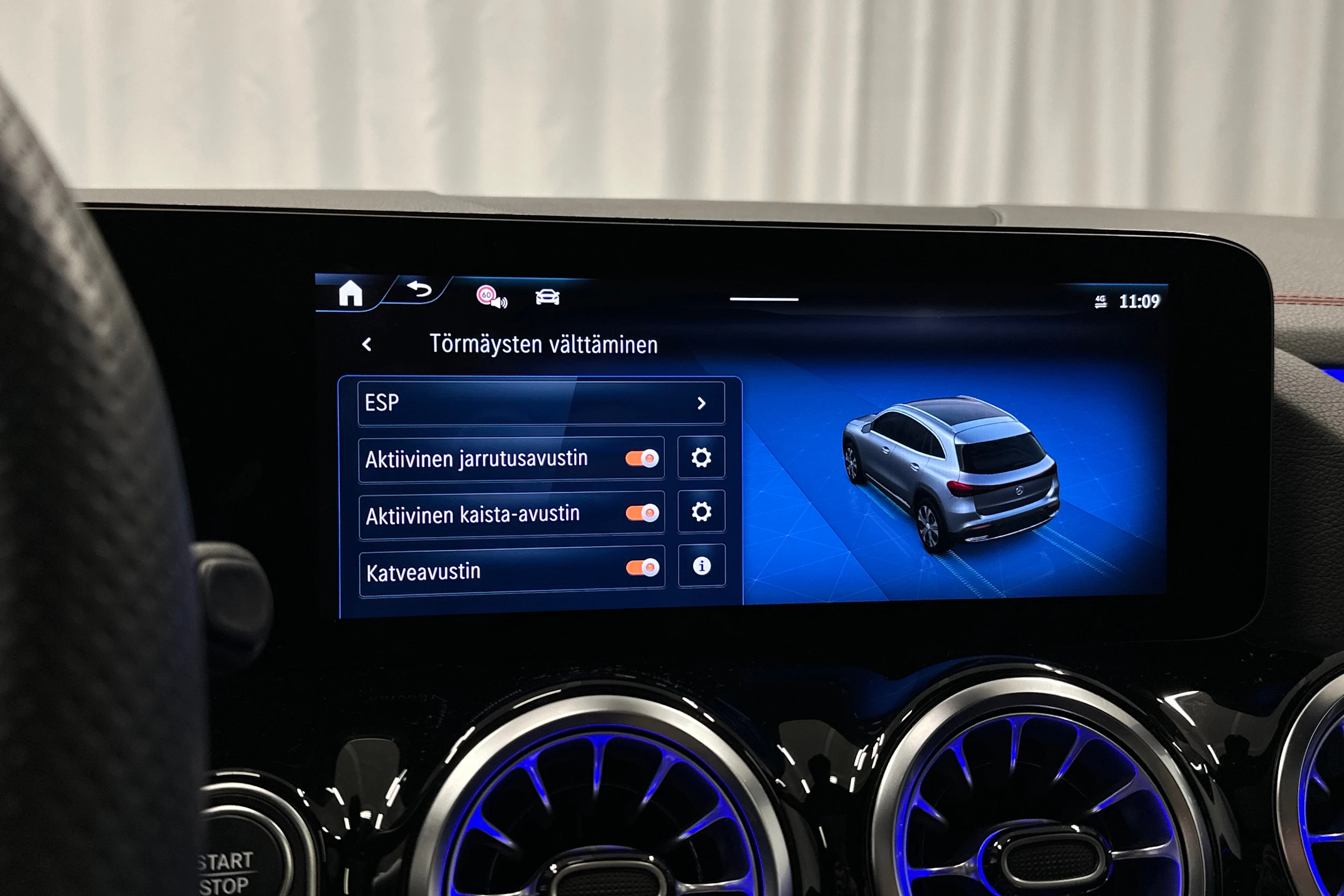 valkoinen Mercedes-Benz EQA 2025 kuva 23.