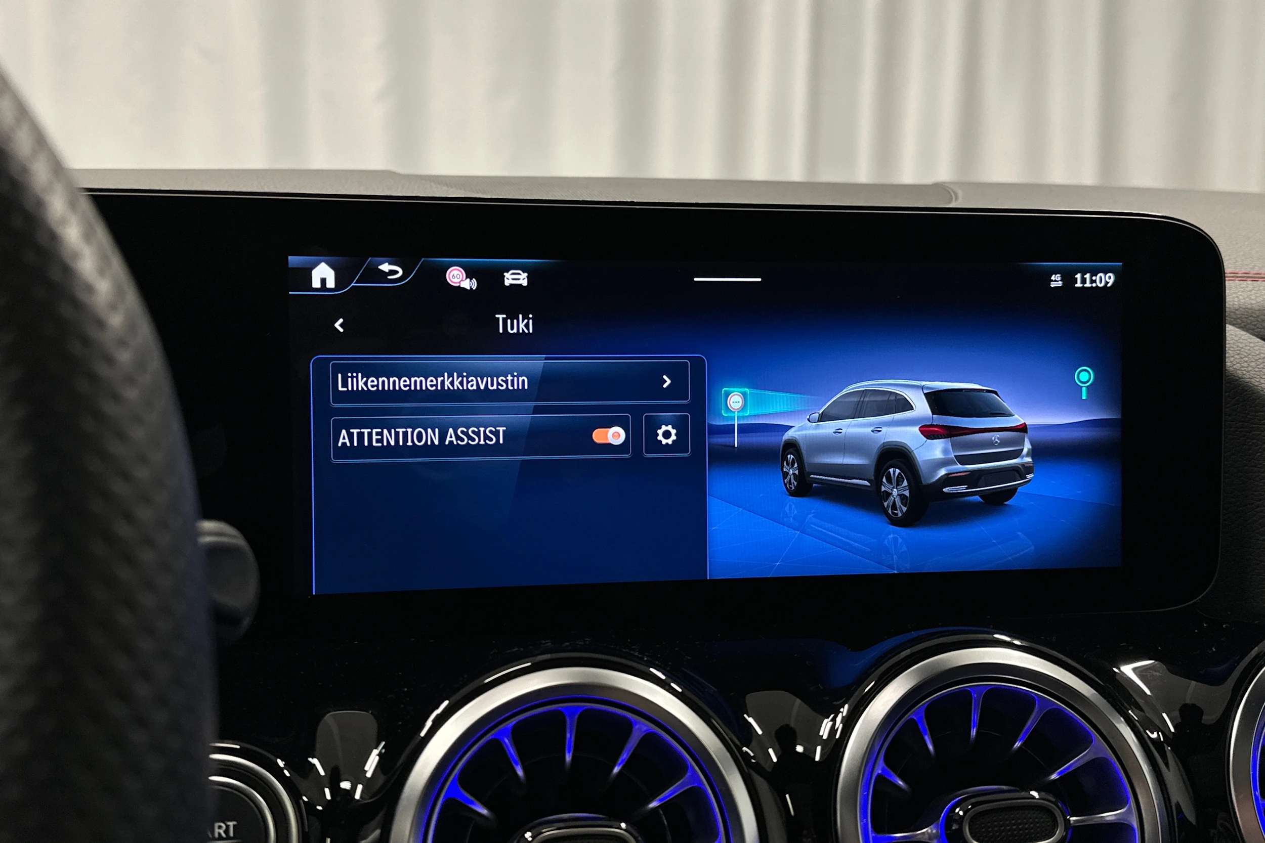 valkoinen Mercedes-Benz EQA 2025 kuva 24.