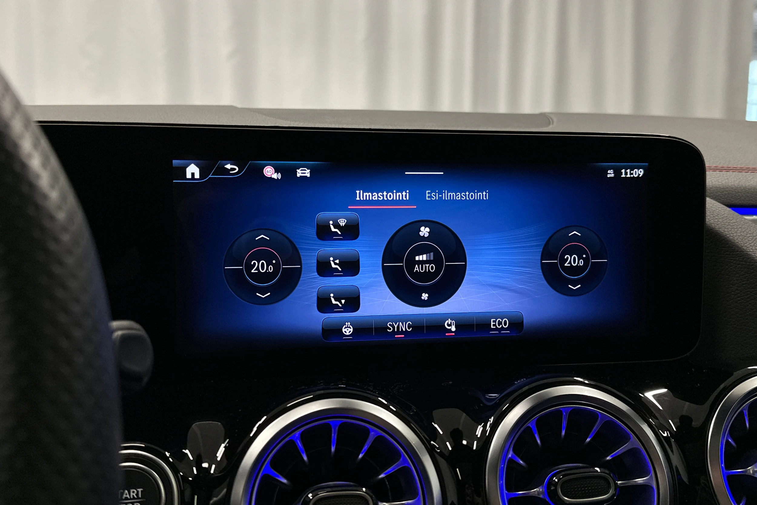 valkoinen Mercedes-Benz EQA 2025 kuva 25.