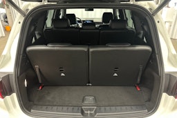 valkoinen Mercedes-Benz EQB 2022 kuva 15.