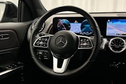 musta Mercedes-Benz EQB 2022 kuva 14.