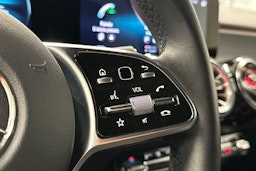 musta Mercedes-Benz EQB 2022 kuva 19.