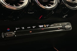 musta Mercedes-Benz EQB 2022 kuva 22.