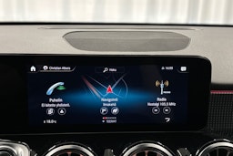 musta Mercedes-Benz EQB 2022 kuva 23.