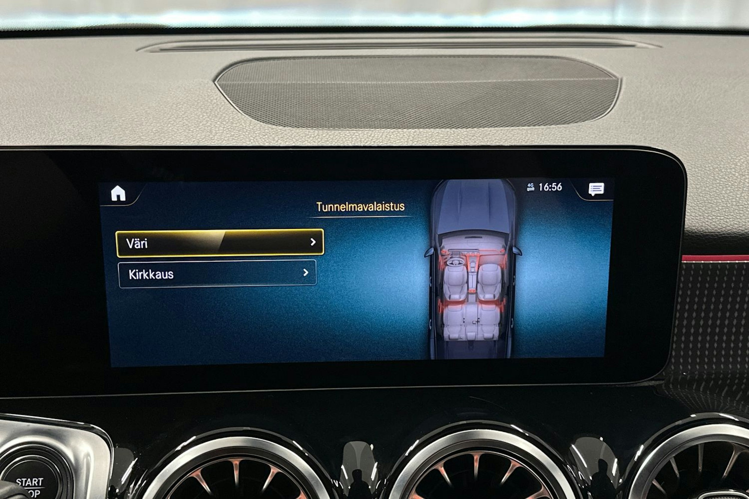 musta Mercedes-Benz EQB 2022 kuva 26.