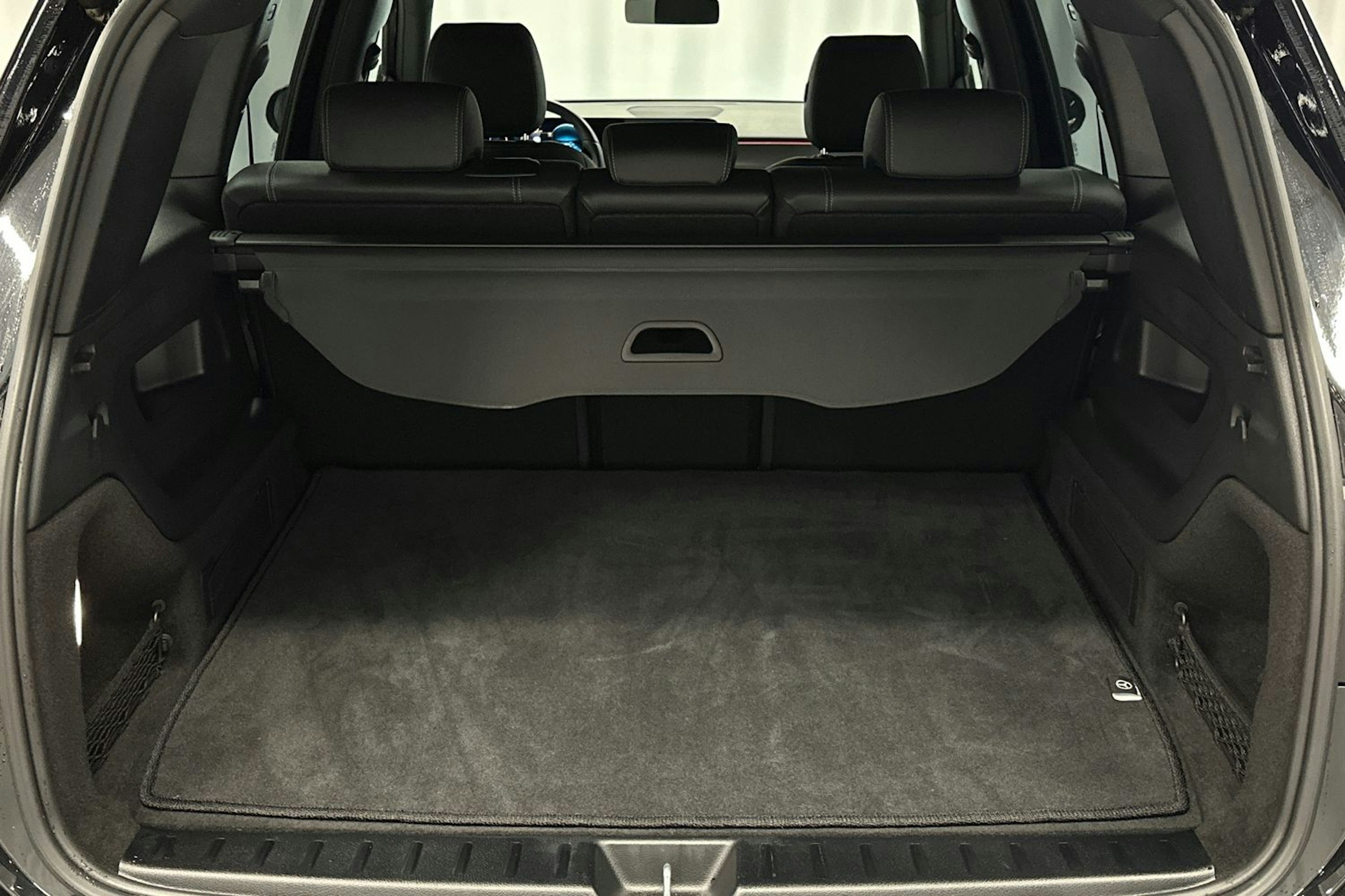 musta Mercedes-Benz EQB 2022 kuva 31.