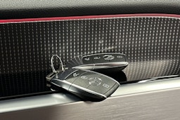musta Mercedes-Benz EQB 2022 kuva 32.