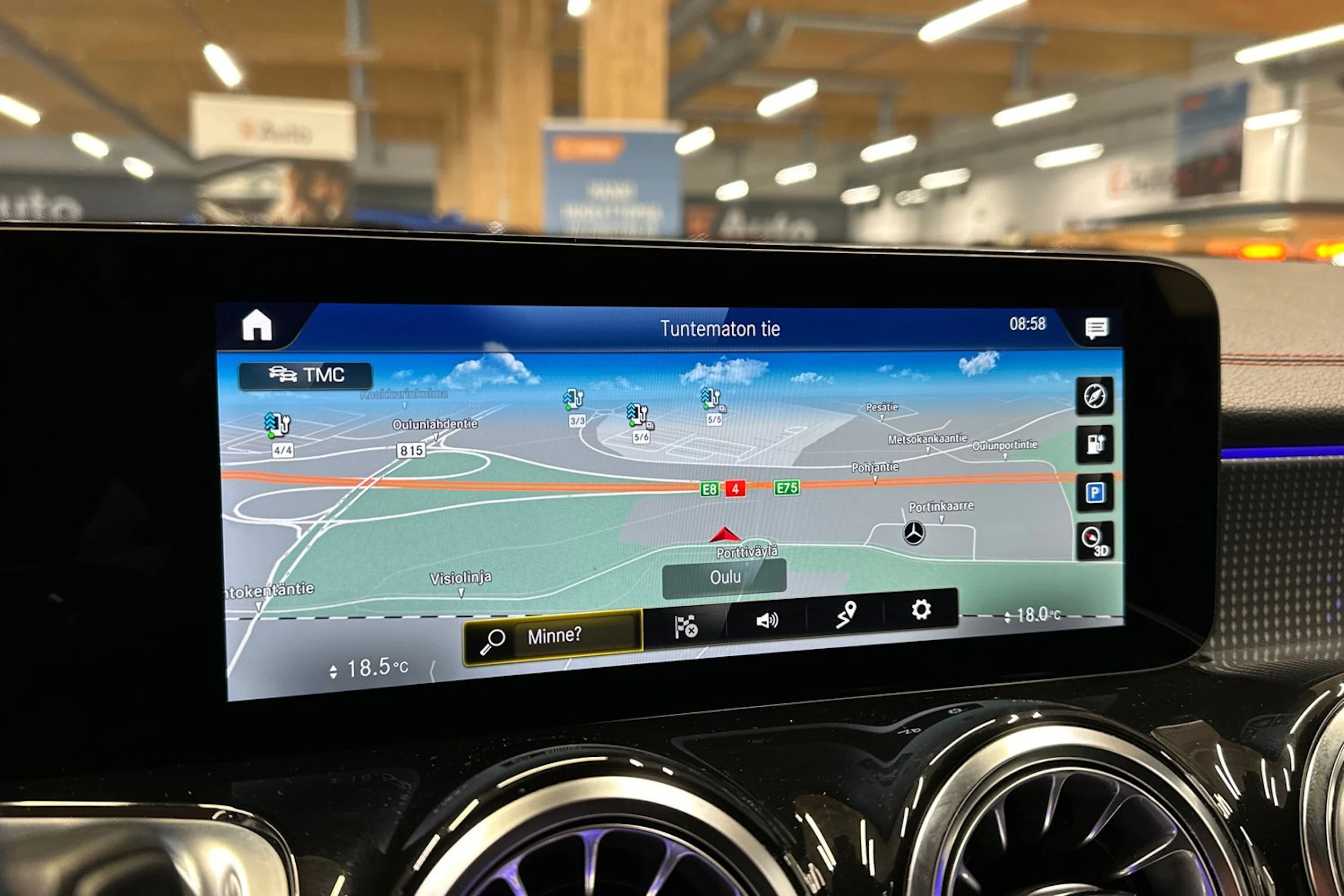 harmaa Mercedes-Benz EQB 2023 kuva 20.